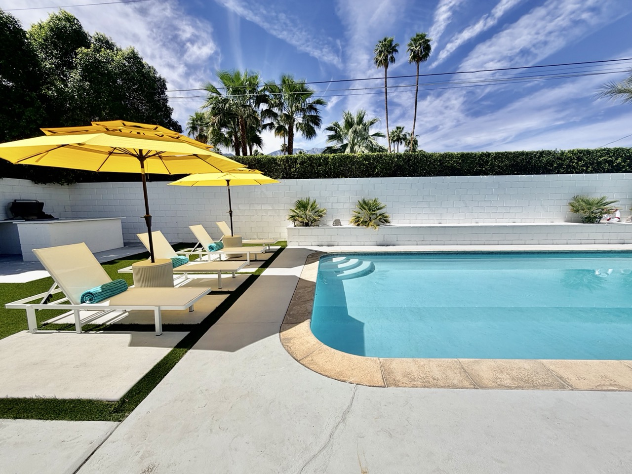 Poolside umbrella lounge